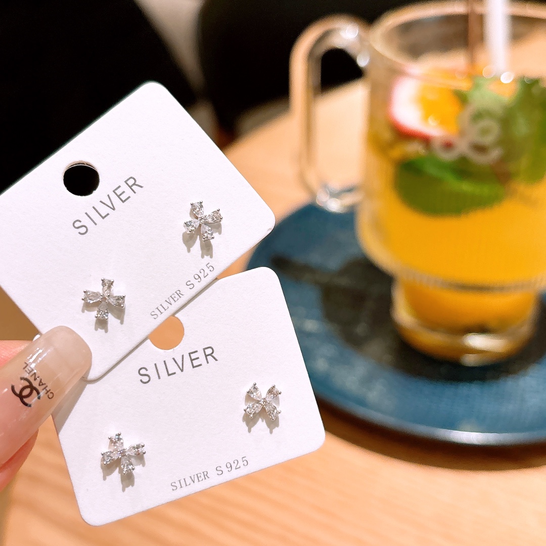 Hypoallergenic Silver Earrings Gentle Graduation Silver