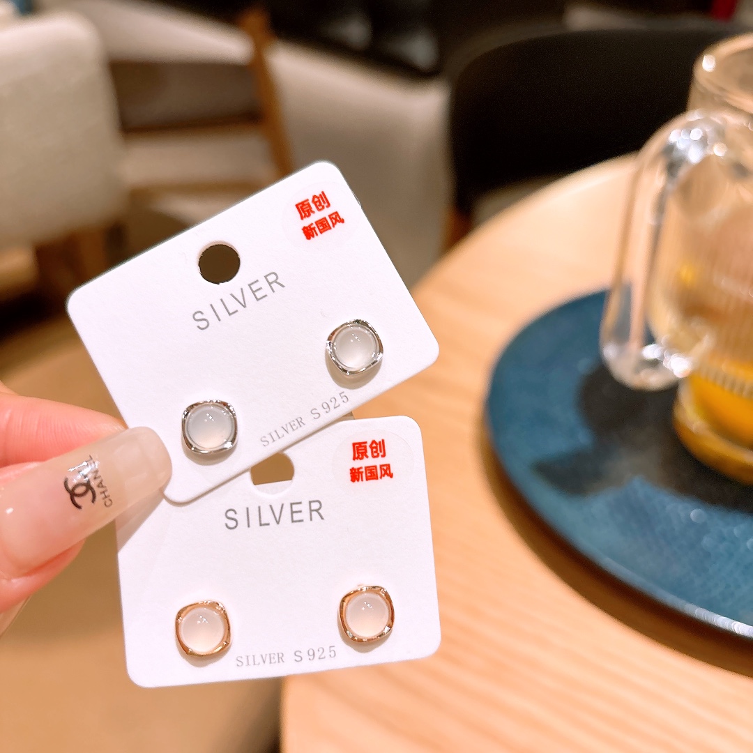 Low Allergy Silver Earrings Sweet & Cool Workplace Gold