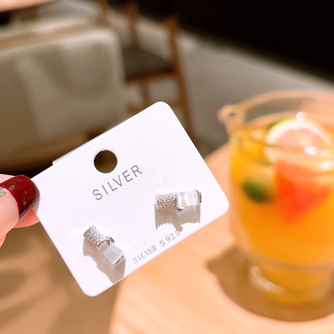 ファッション低アレルギー銀イヤリングシルバー 婚姻届提出