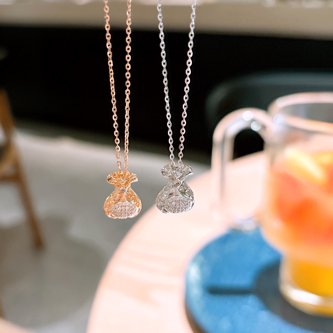 High Polish Silver Necklace Elegant Annual Party Gold