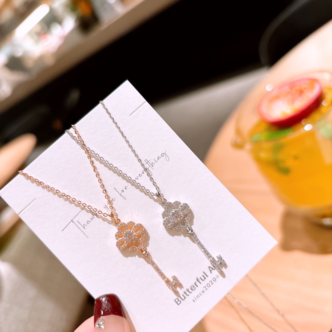 ロマンチックニッケル無添加銀モアッサナイトネックレスゴールド 先生の日