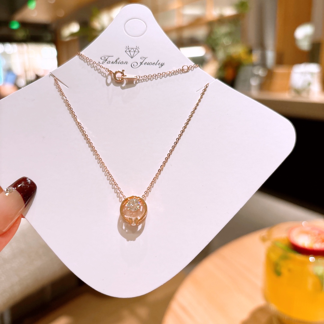 可愛い純銀モアッサナイトネックレスゴールド 職場