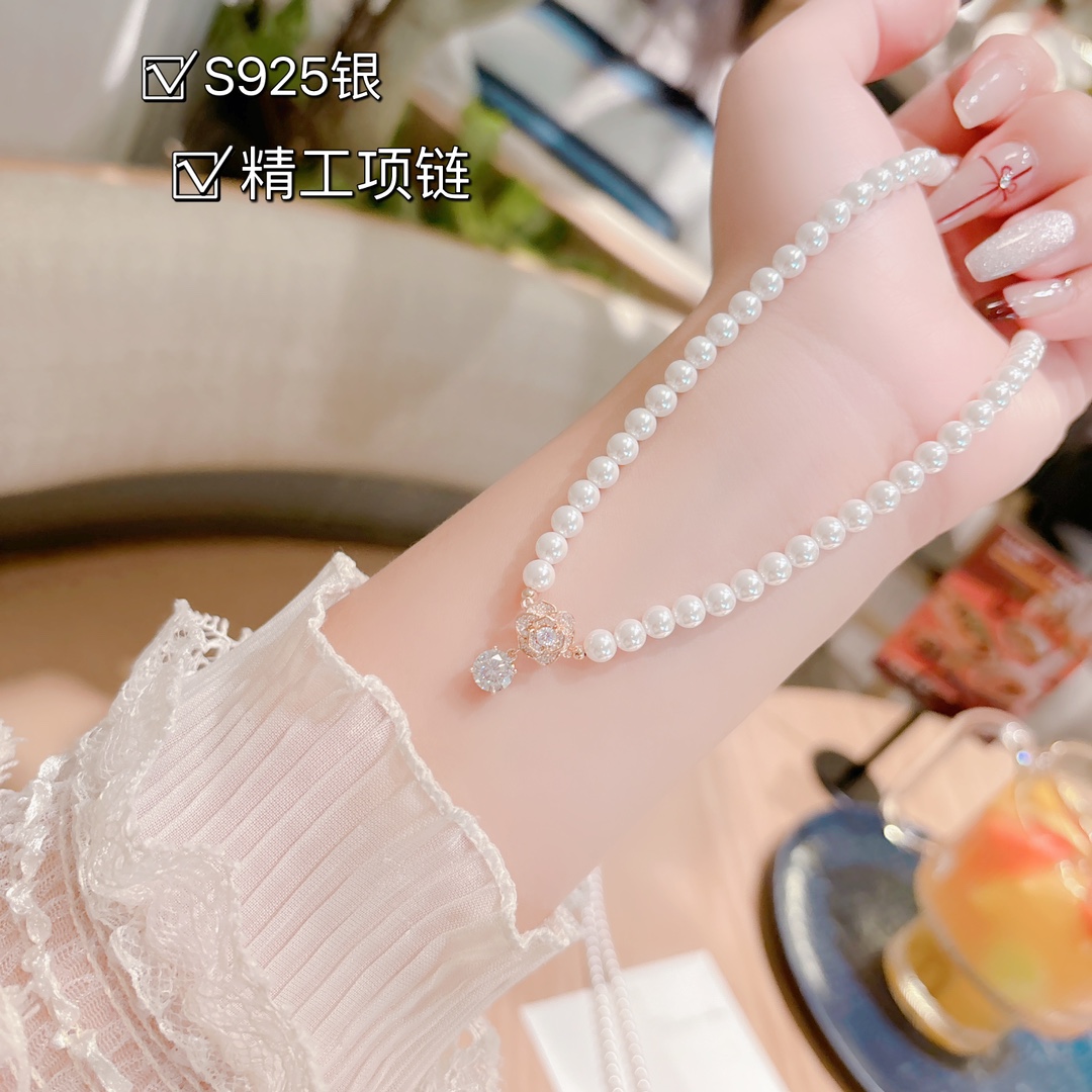 Low Allergy Silver Moissanite Necklace Forest Self-love Silver