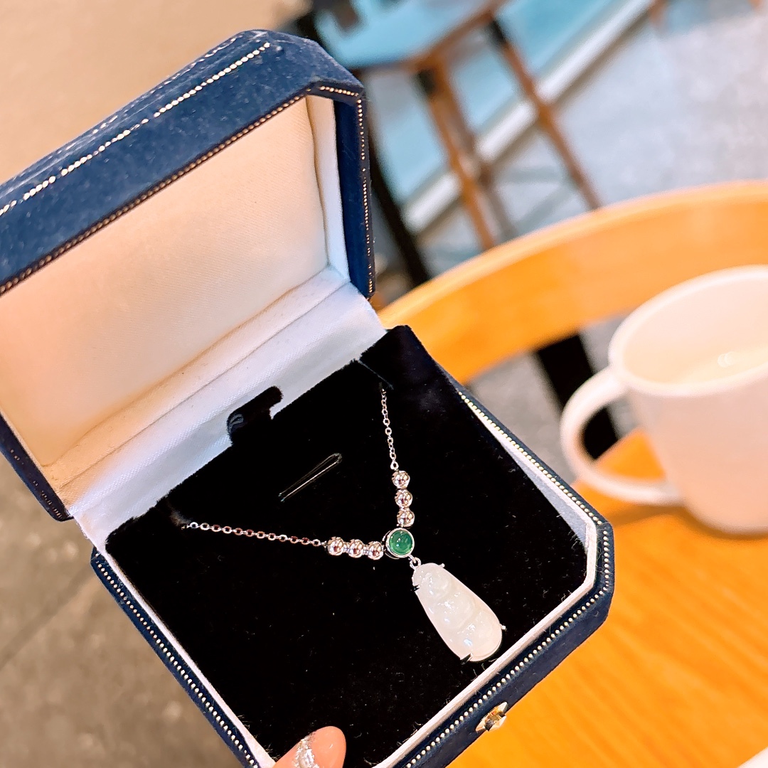 Fine Silver Hetian Jade Necklace Sweet & Cool Workplace Silver
