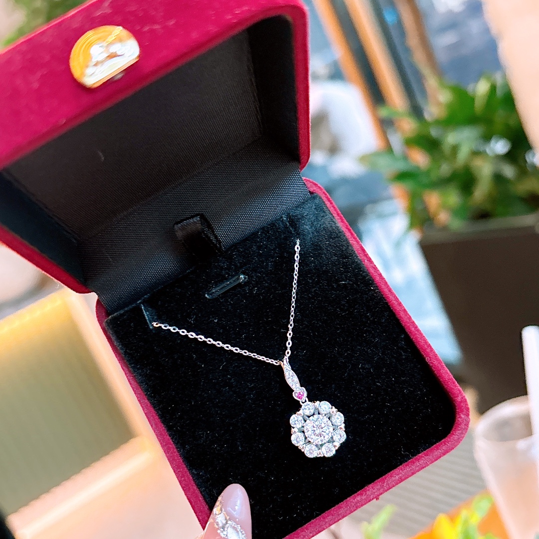 925 Silver Moissanite Necklace Elegant Mother's Birthday Gold