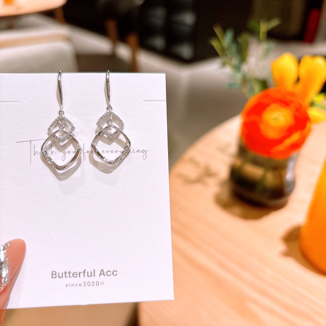 軽やか高品質シルバードロップ＆スレッドイヤリングシルバー プロポーズ