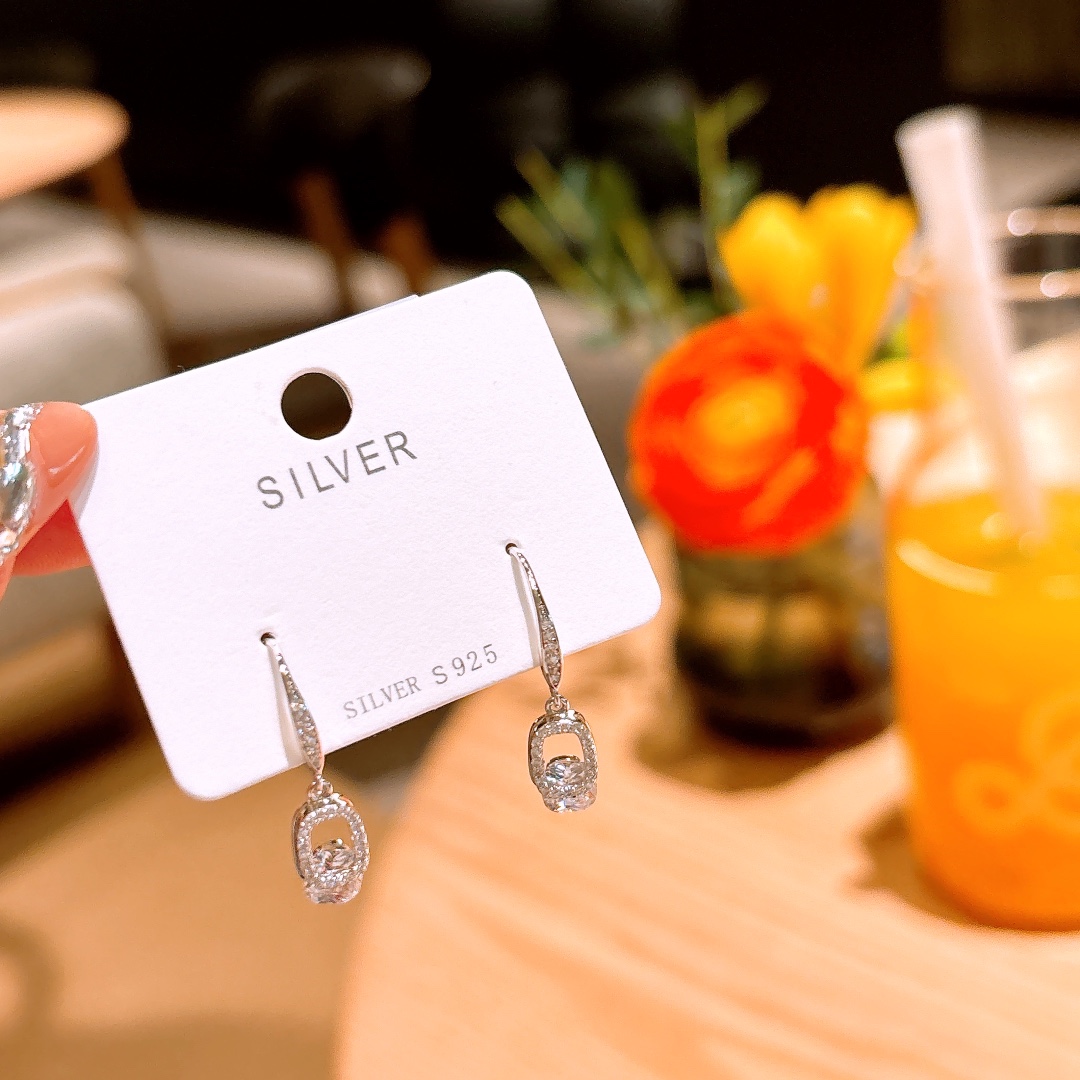 可愛い高品質シルバードロップ＆スレッドイヤリングシルバー パーティー