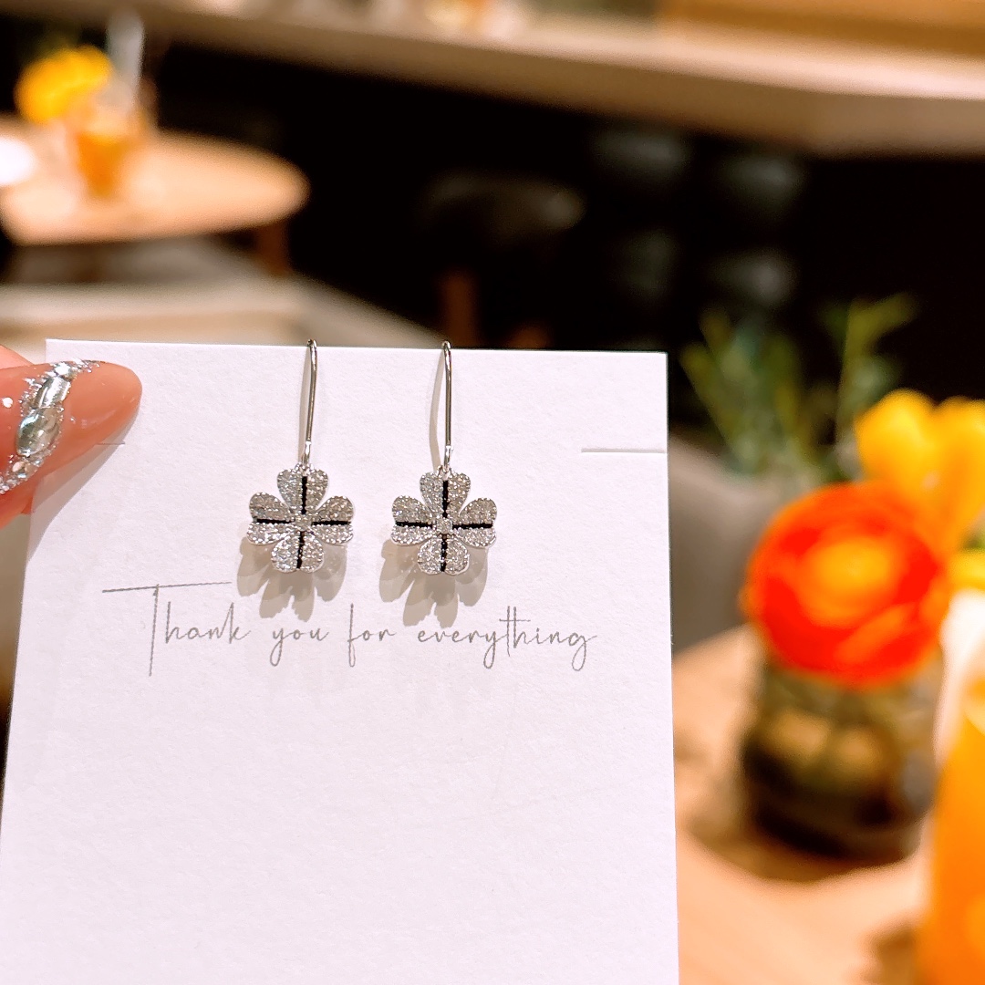 ミニマリストファインシルバードロップ＆スレッドイヤリングシルバー 告白