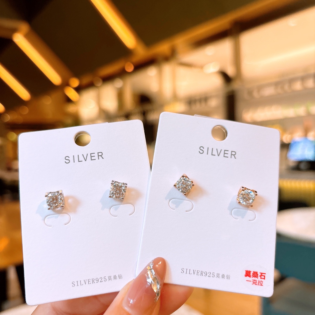 High Polish Silver Moissanite Studs Vintage Spring Festival Gold