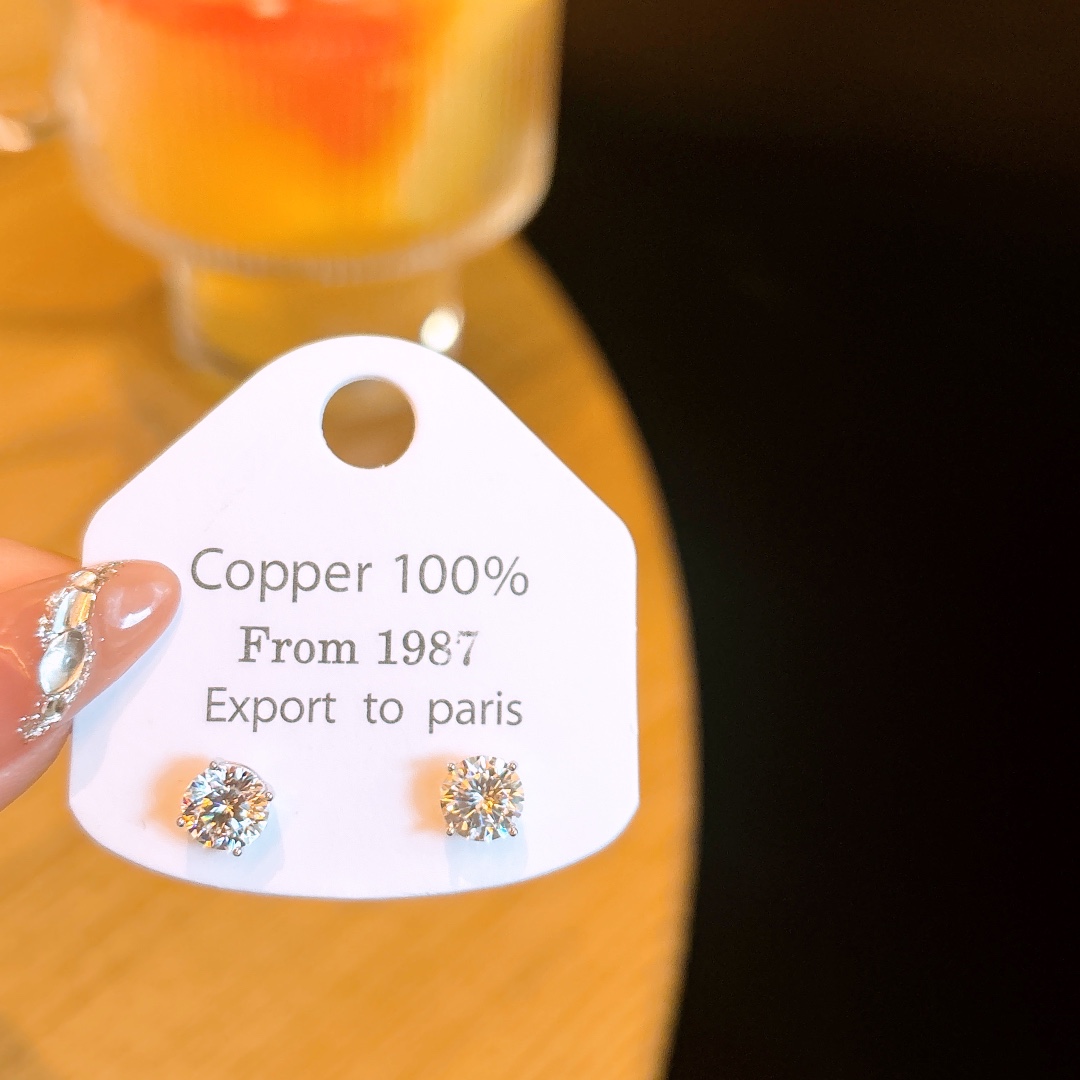 S925 Sterling Silver Moissanite Studs Elegant Graduation Silver