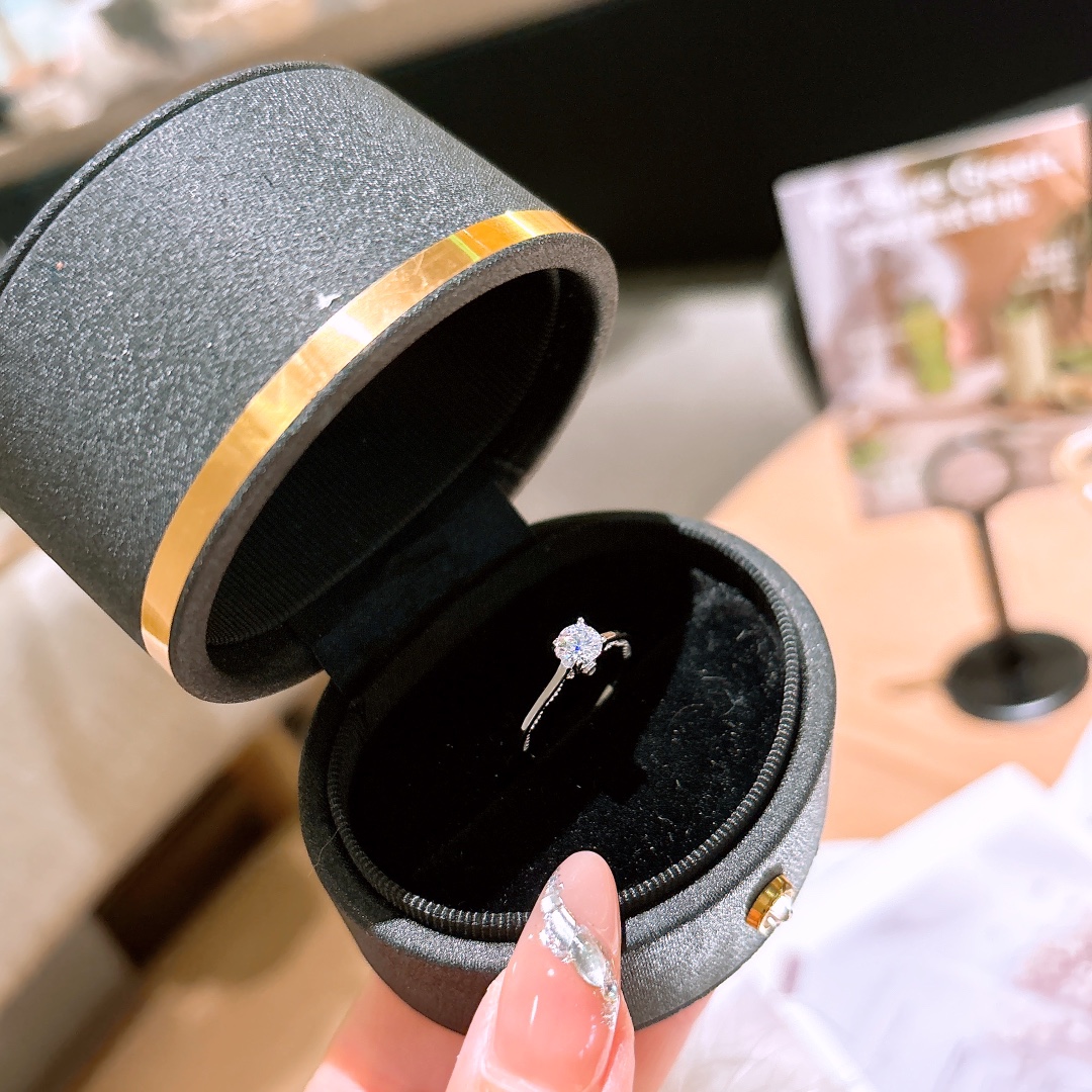 Hypoallergenic Silver Ring Vintage Workplace Silver