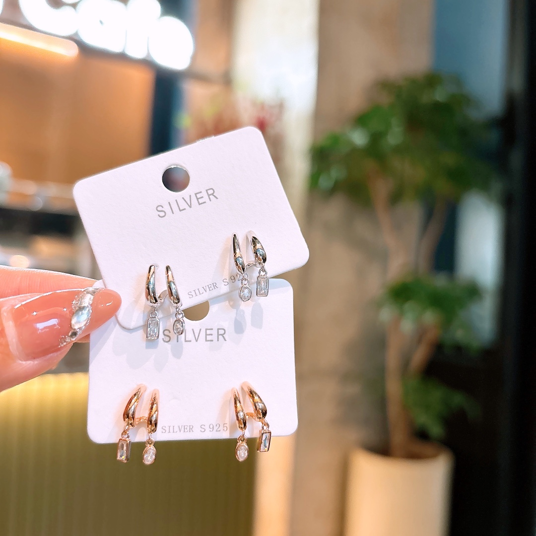 S925 Sterling Silver Earrings Lively Banquet Silver