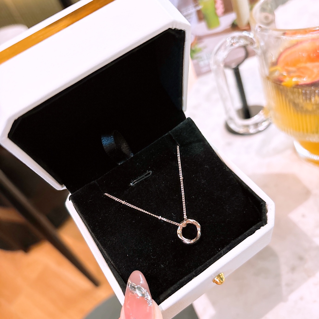 清純純銀ネックレスゴールド 日常使い