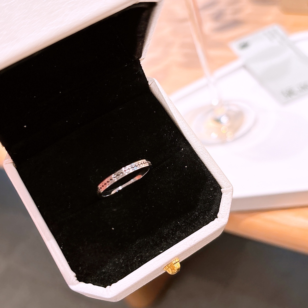 軽やか925シルバーリングゴールド 自分へのご褒美