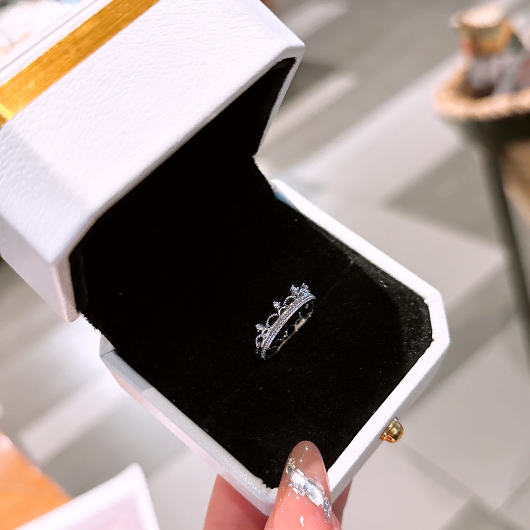 High Polish Silver Ring Playful Party Gold