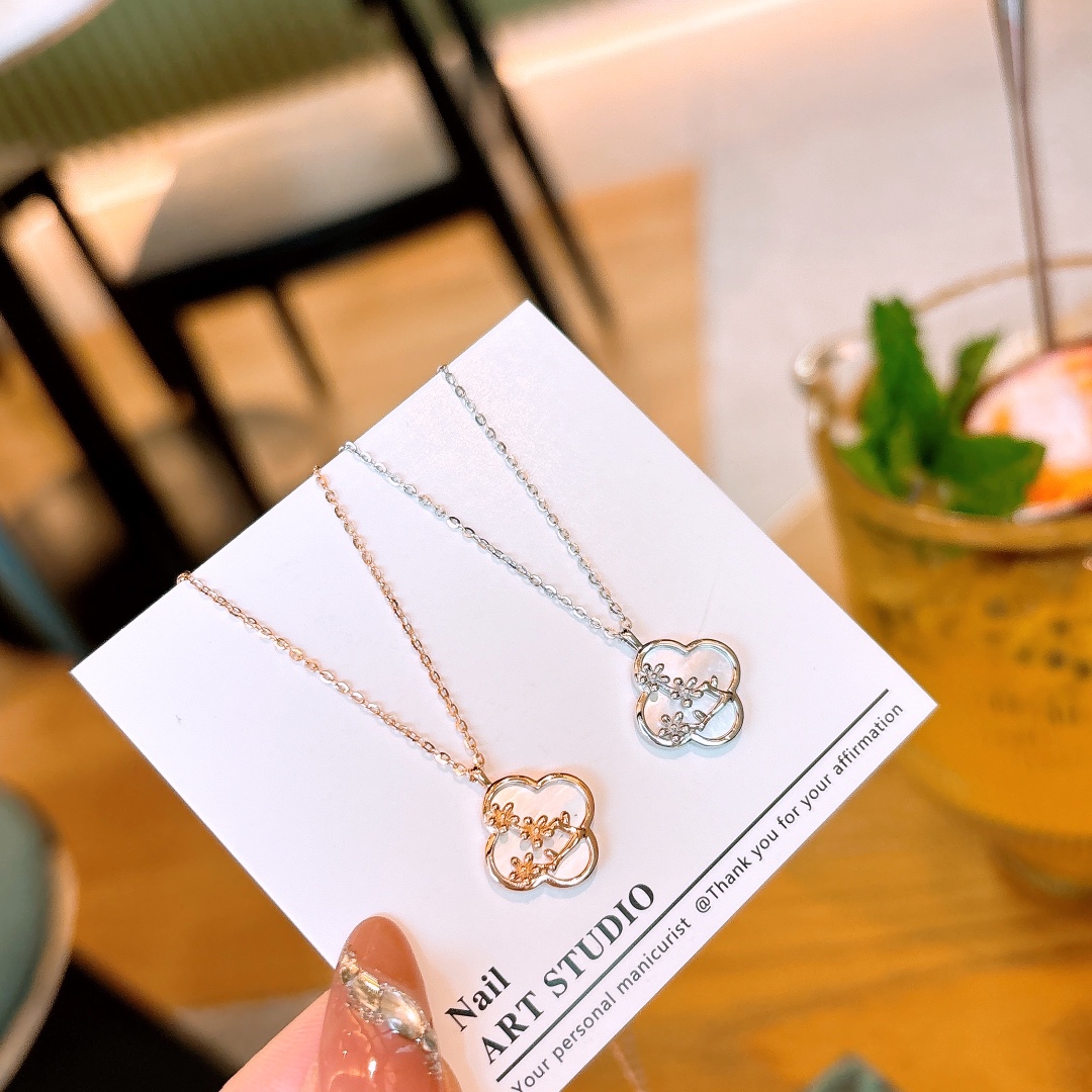 High Polish Silver Necklace Girly Graduation Silver