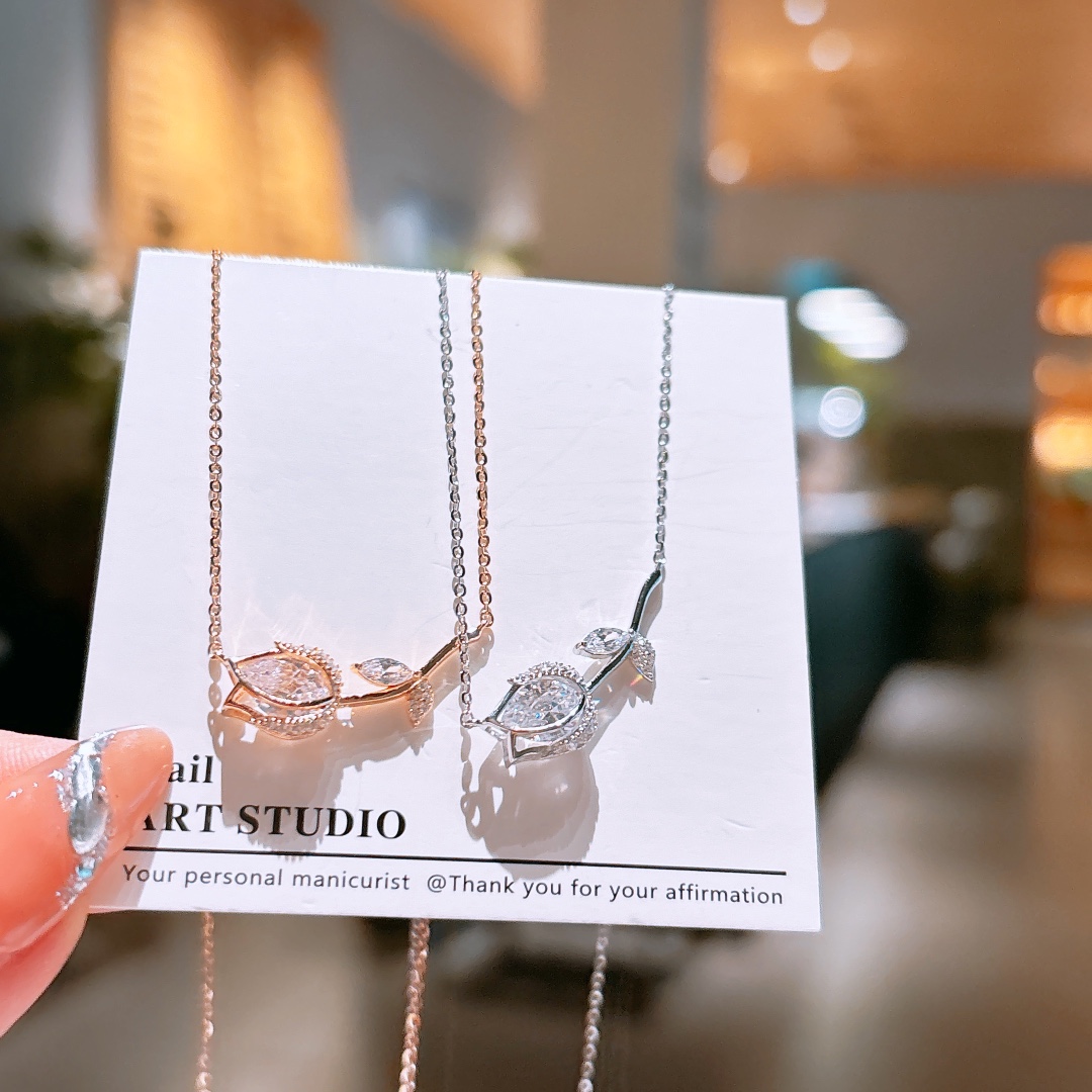 High Polish Silver Necklace Delicate Banquet Gold