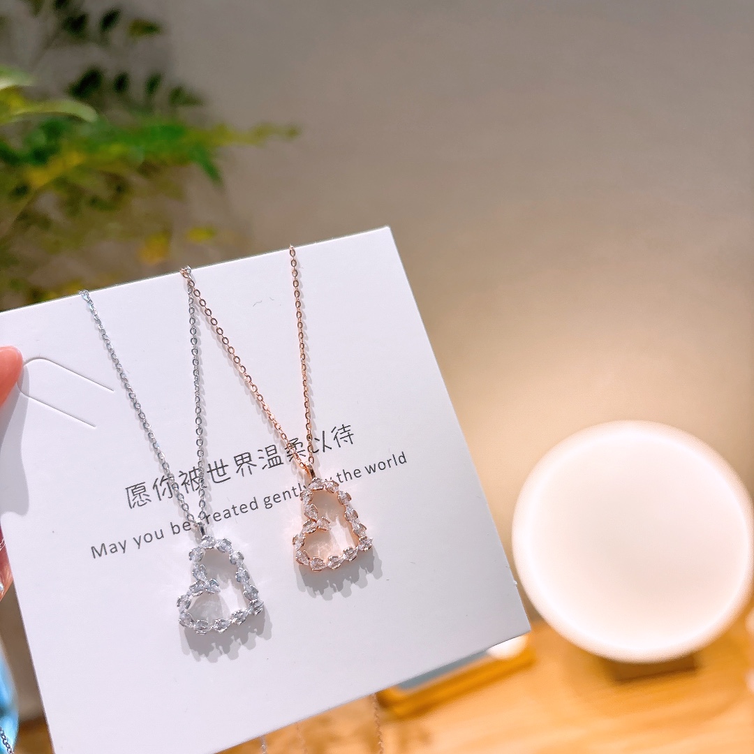 幻想的アレルギー対応シルバーネックレスゴールド 記念日