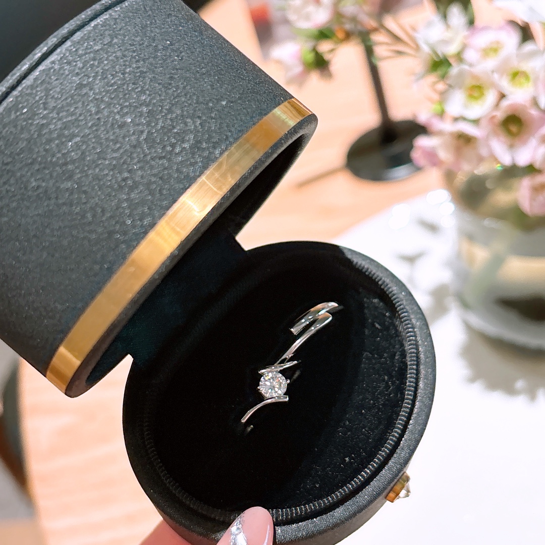 Hypoallergenic Silver Moissanite Ring Artistic Proposal Gold