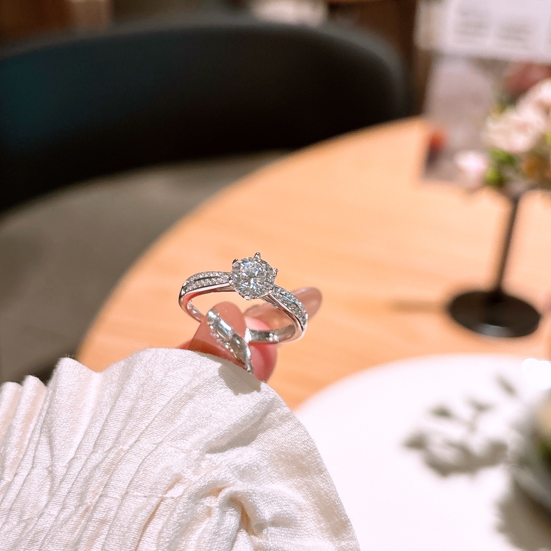 Hypoallergenic Silver Moissanite Ring Sweet & Cool Wedding Favor