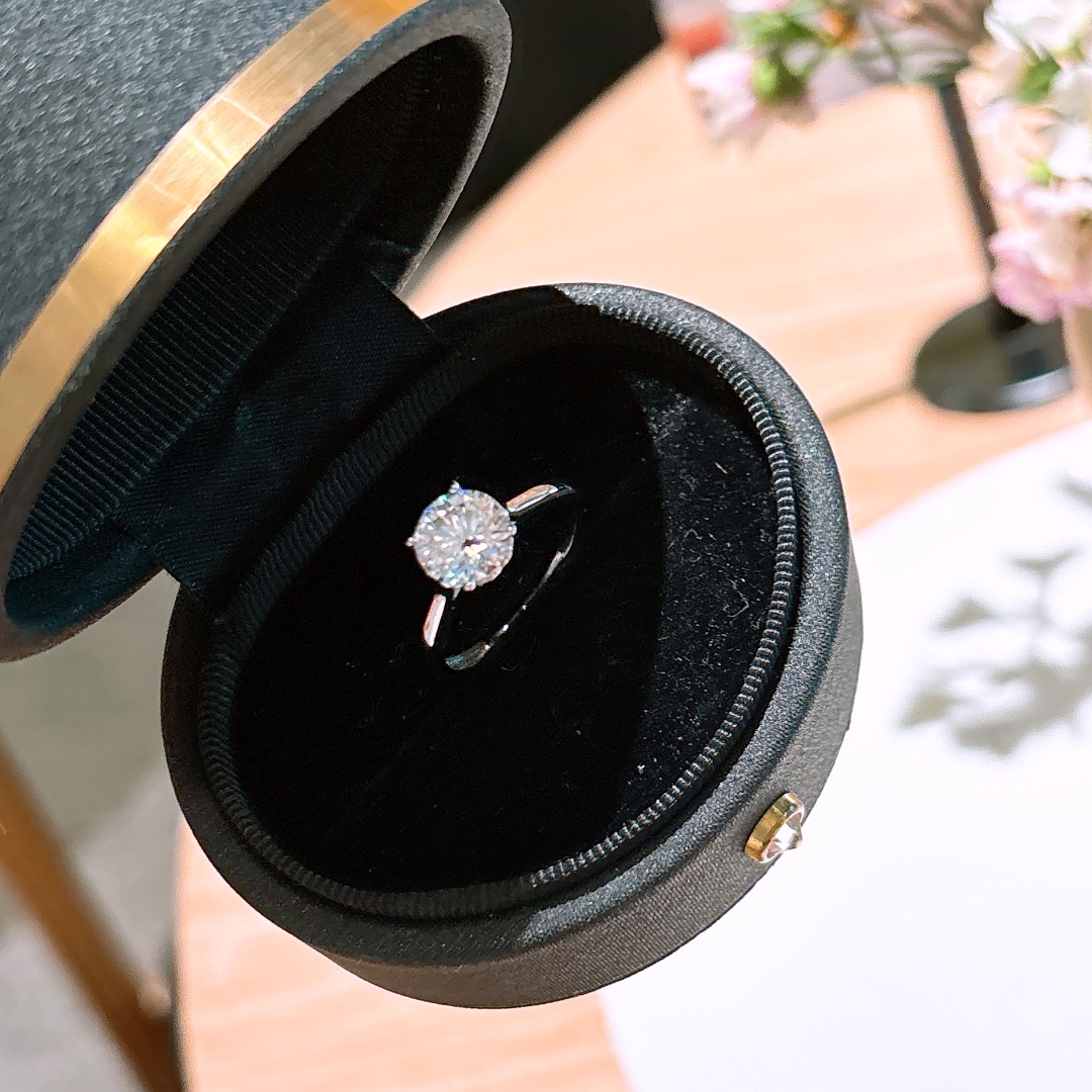 925 Silver Moissanite Ring Gentle Valentine's Day Silver