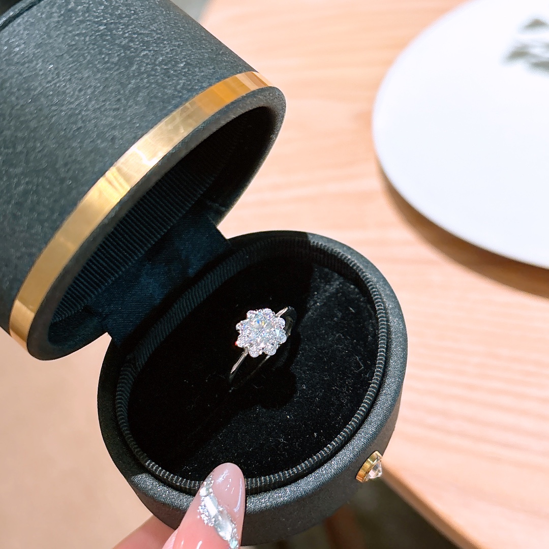 S925 Sterling Silver Moissanite Ring Gentle Housewarming Silver