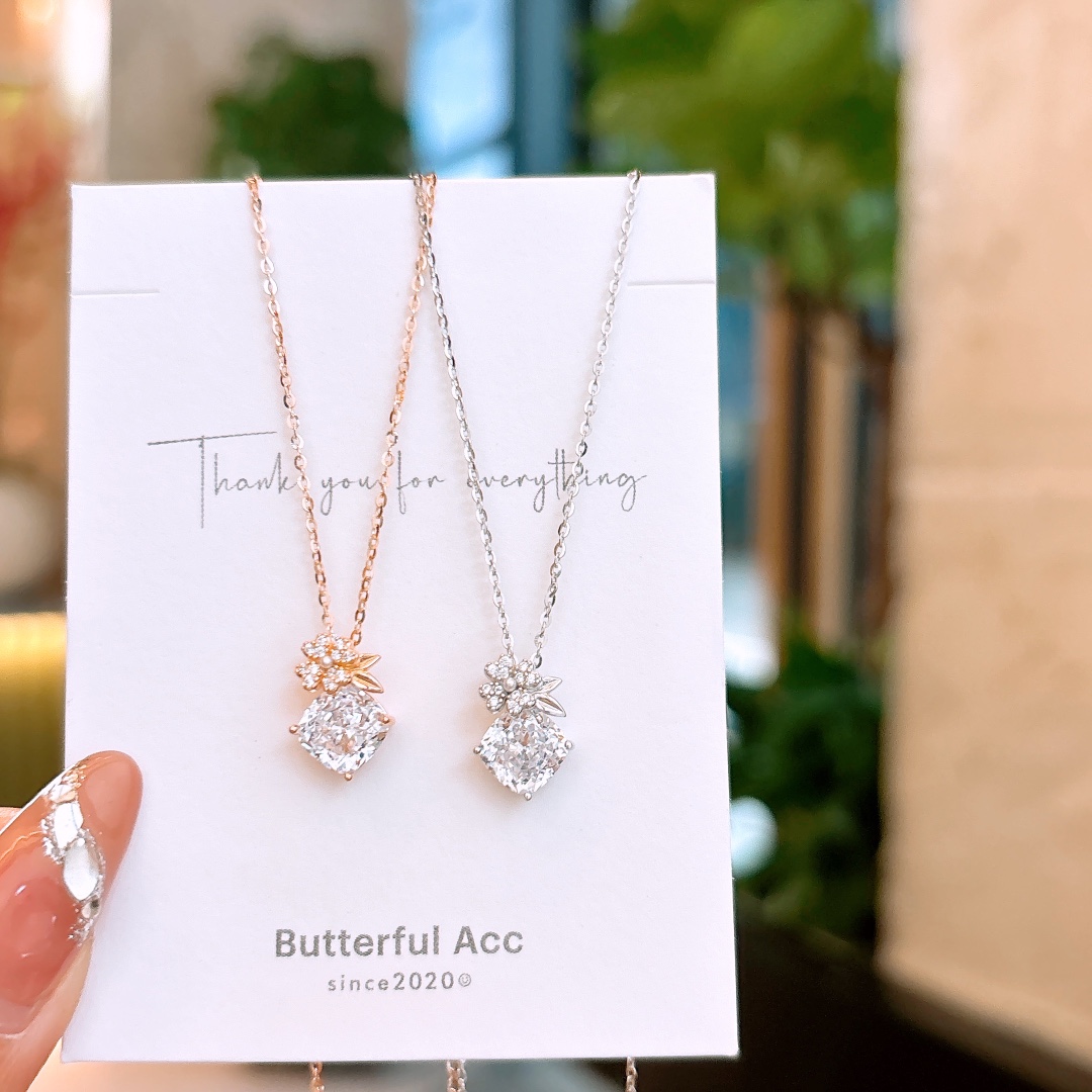 Hypoallergenic Silver Necklace Gentle Housewarming Silver