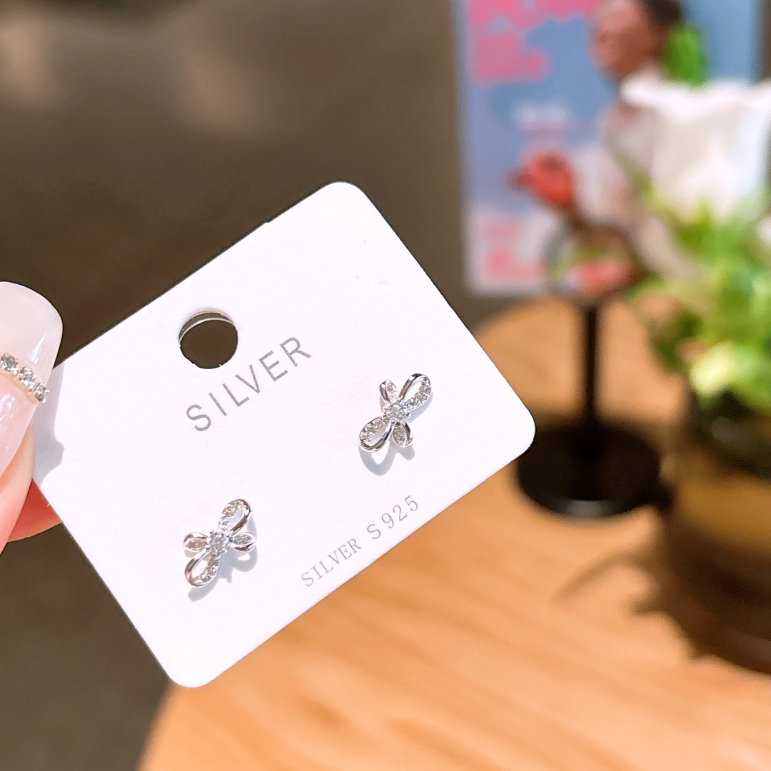 Hypoallergenic Silver Earrings Light Luxury Travel Gold