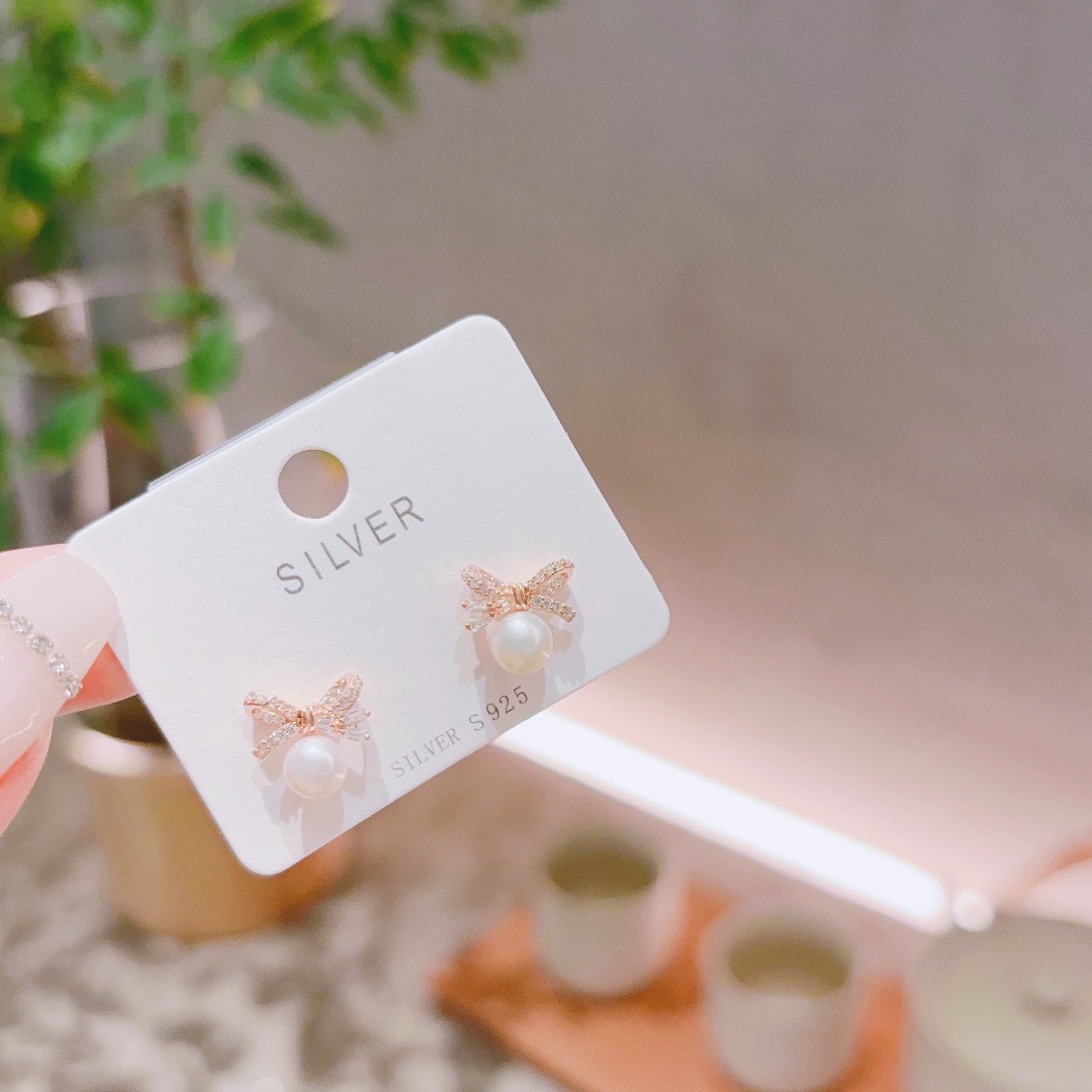 High Polish Silver Freshwater Pearl Studs Soft Travel Silver