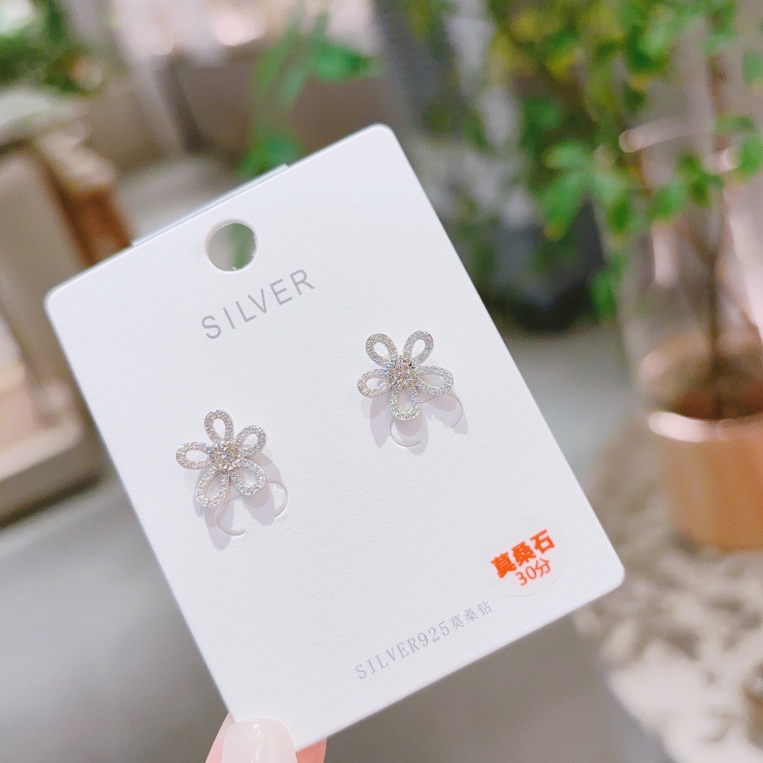 Low Allergy Silver Moissanite Studs Fresh Party Gold