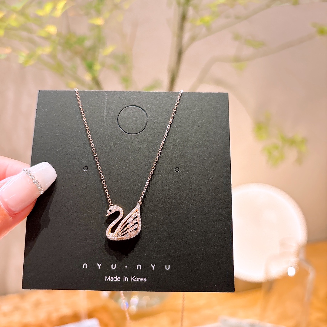 High Polish Silver Necklace Chic Wedding Registration Silver