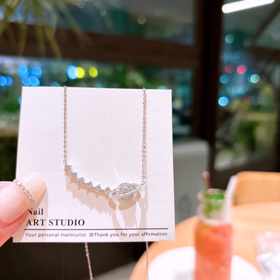 優しいファインシルバーモアッサナイトネックレスゴールド 告白