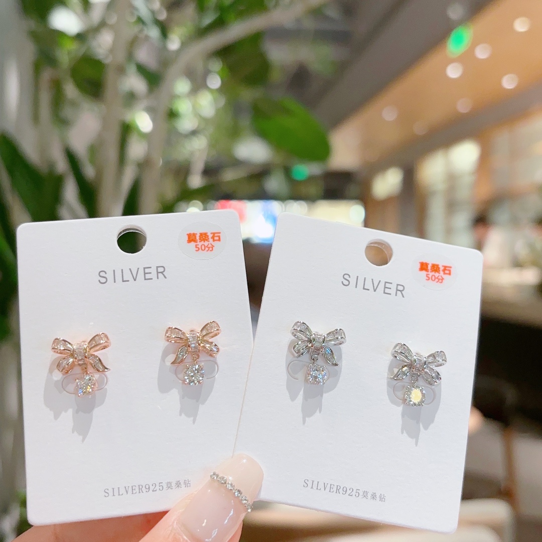 Fine Silver Moissanite Studs Lively Father's Day Silver