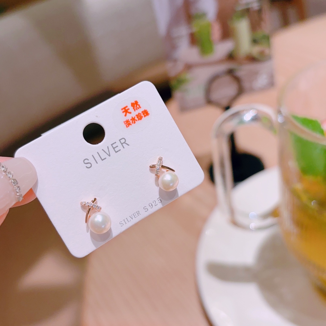 Low Allergy Silver Freshwater Pearl Studs Artistic Gift for Her Gold