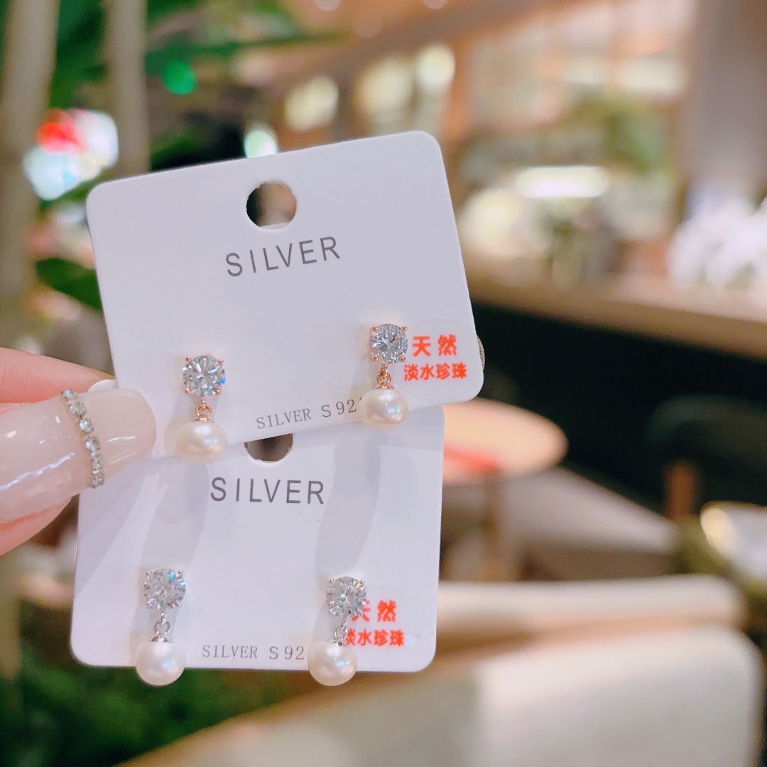 アーティスティック低アレルギー銀淡水パールスタッドゴールド 通勤