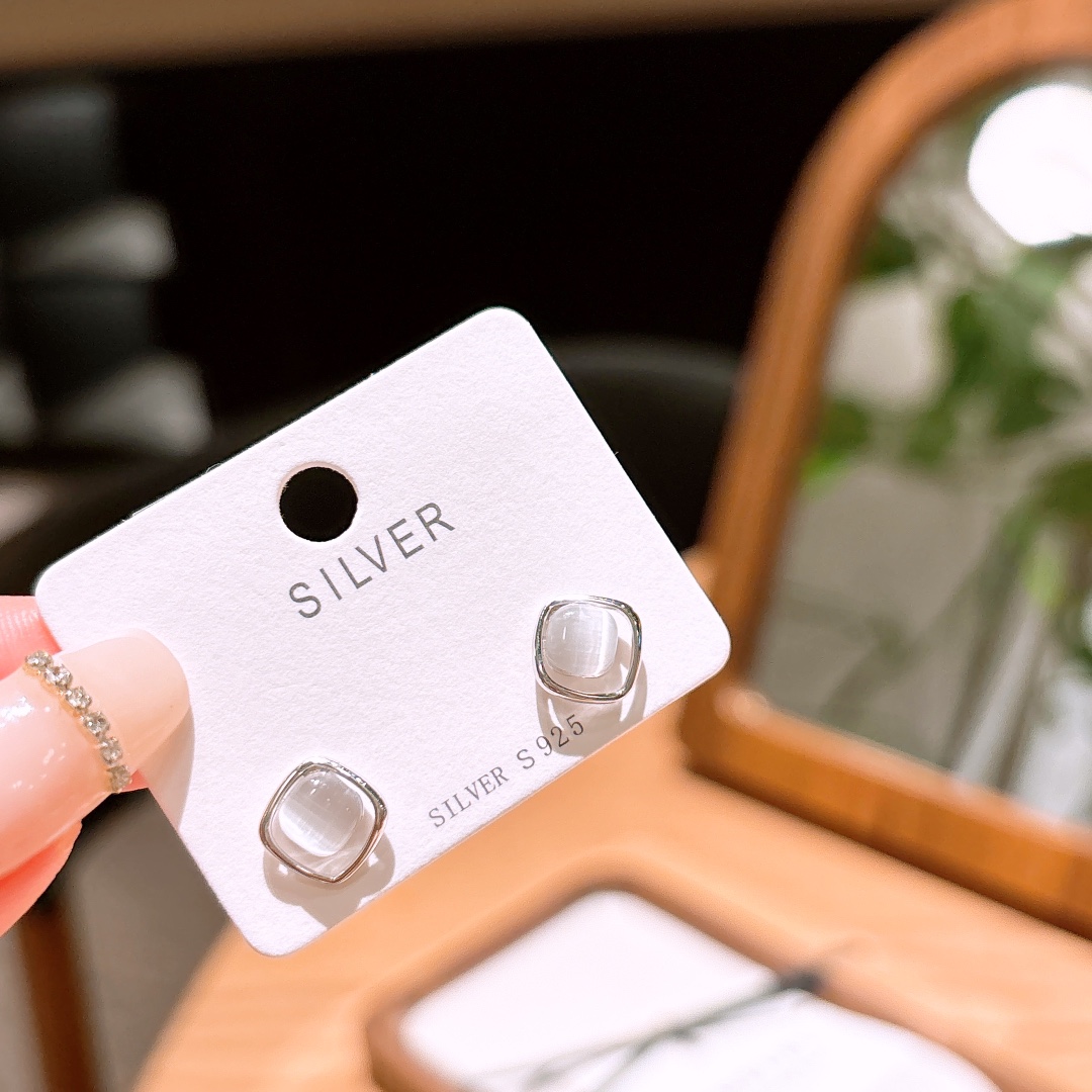 Fine Silver Earrings Delicate Confession Gold