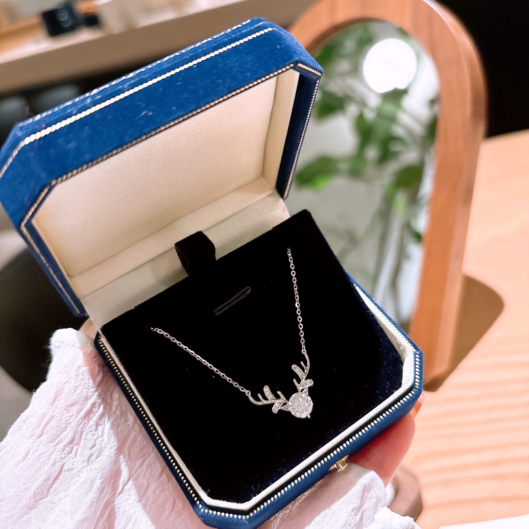 柔らかアレルギー対応シルバーモアッサナイトネックレスゴールド 春節