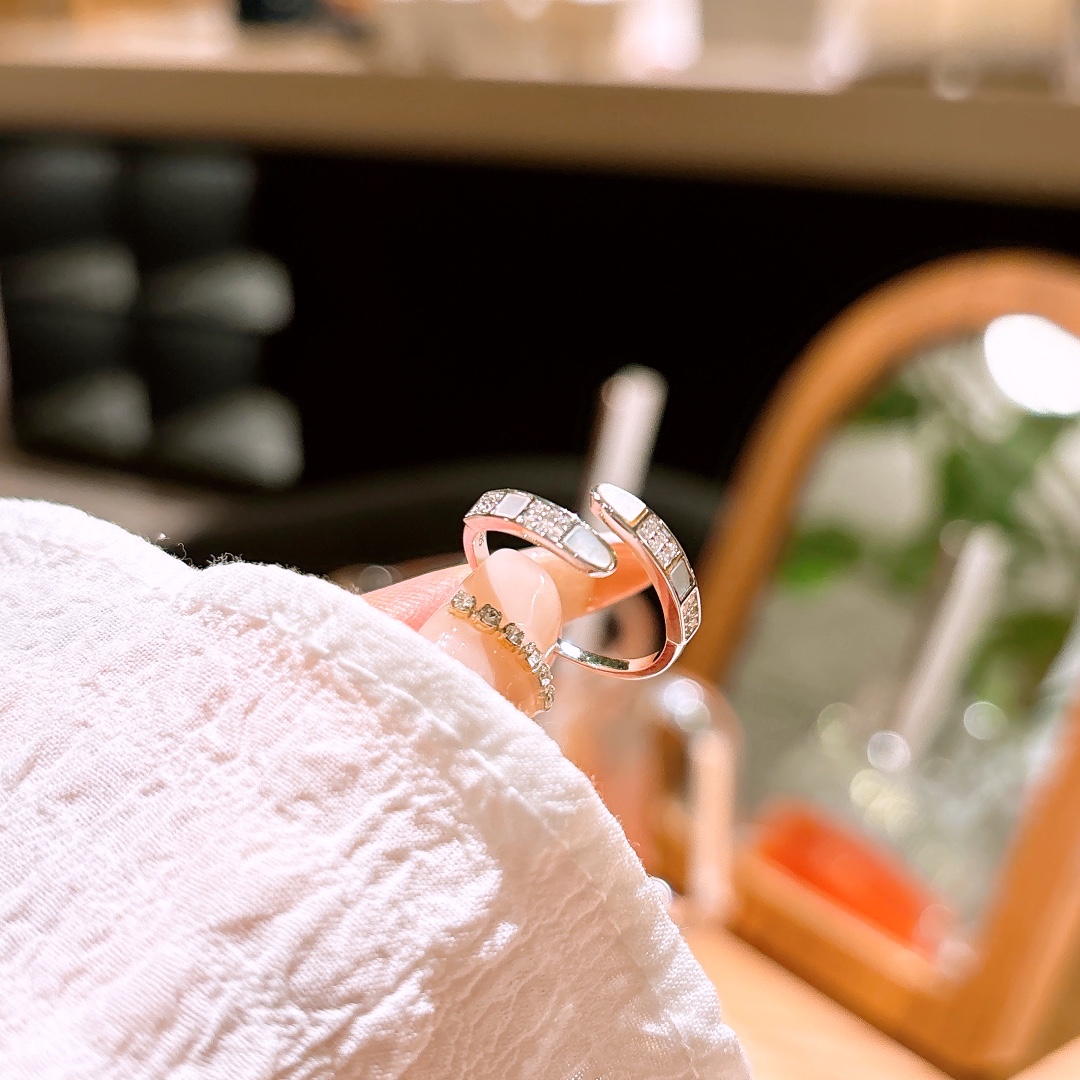 森ガールファインシルバーリングゴールド 年次パーティー