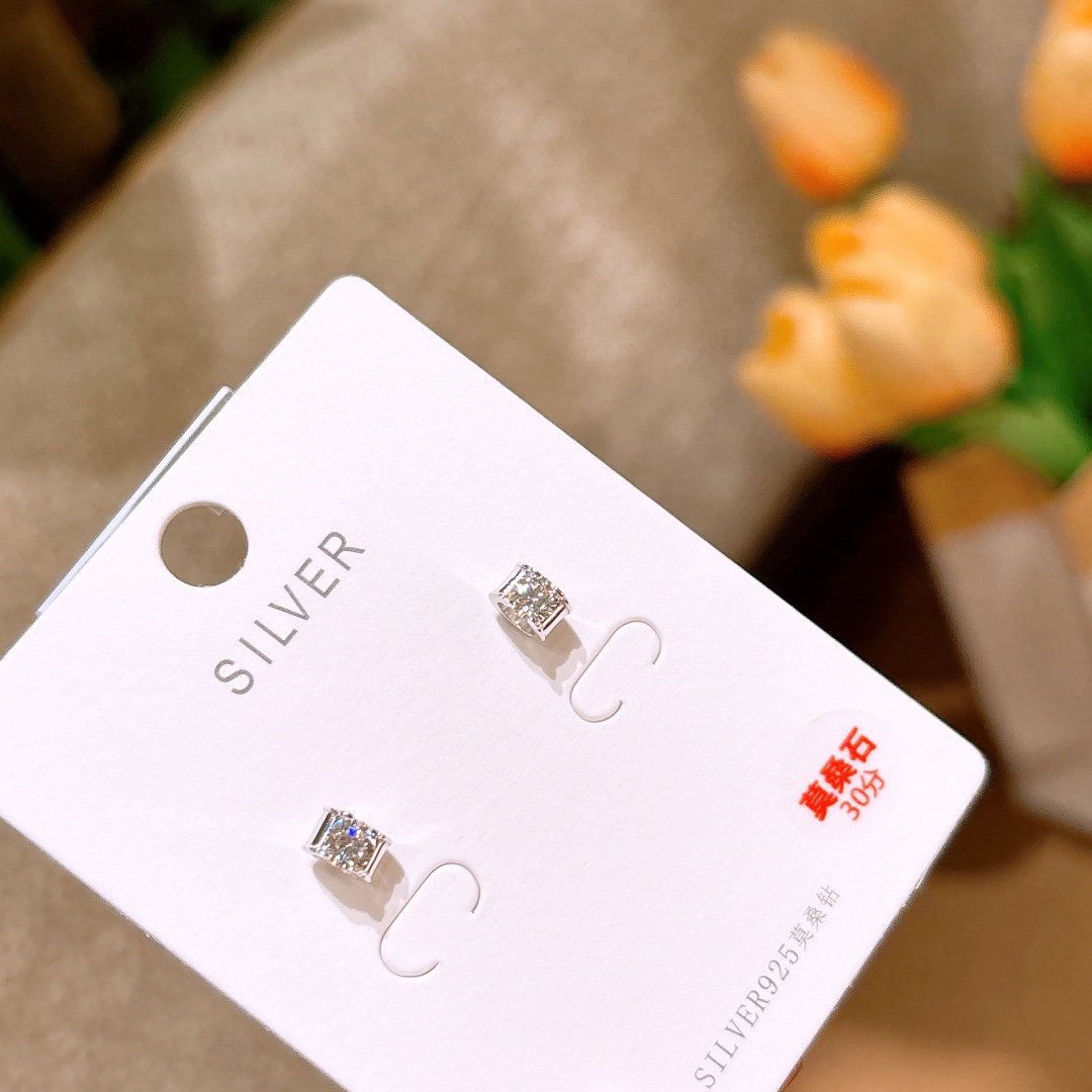 Hypoallergenic Silver Moissanite Studs Pure Travel Gold