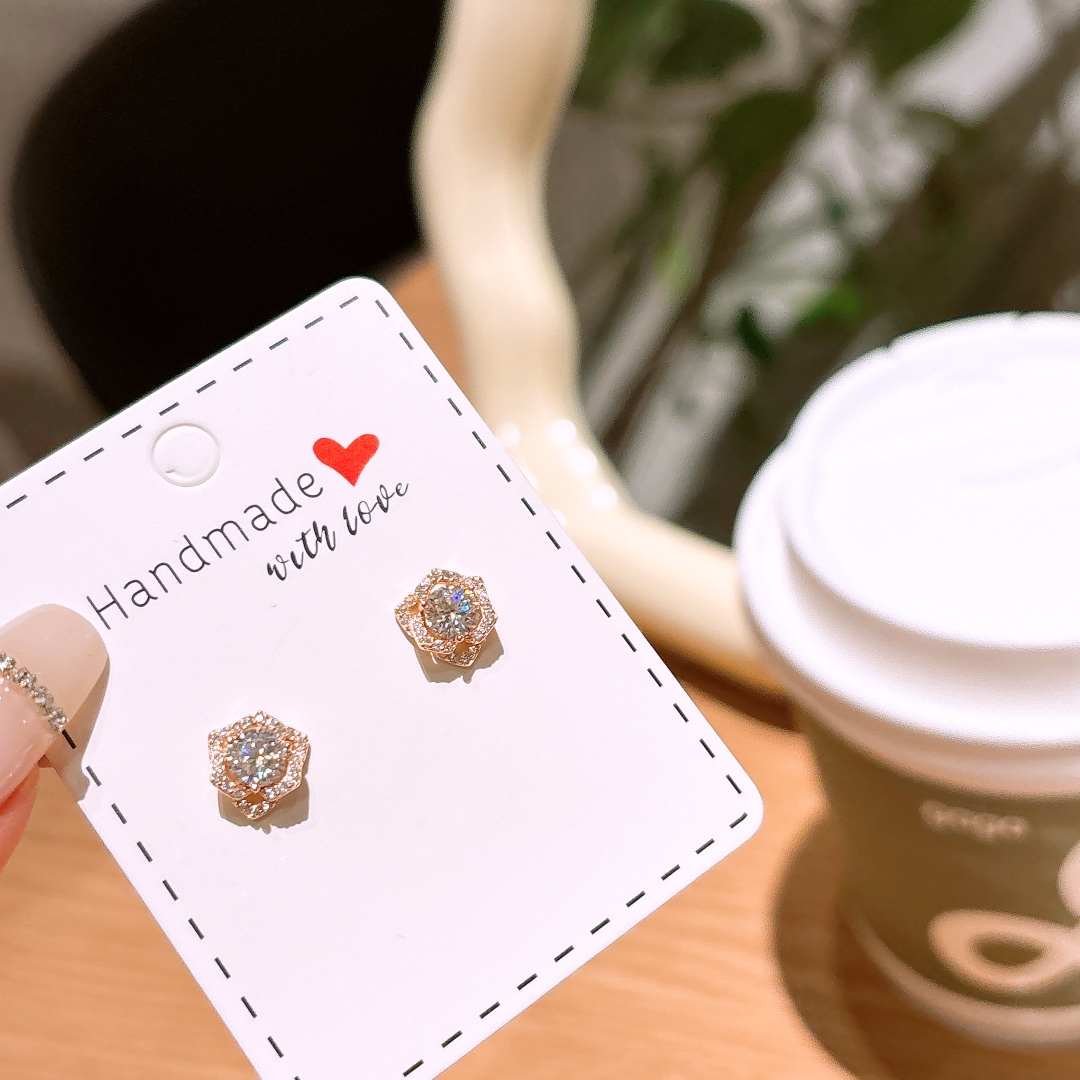 Low Allergy Silver Moissanite Studs Fresh Wedding Favor Silver