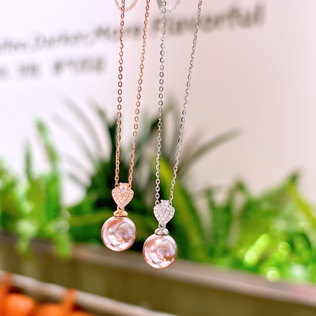 High Polish Silver Necklace Gentle Graduation Silver