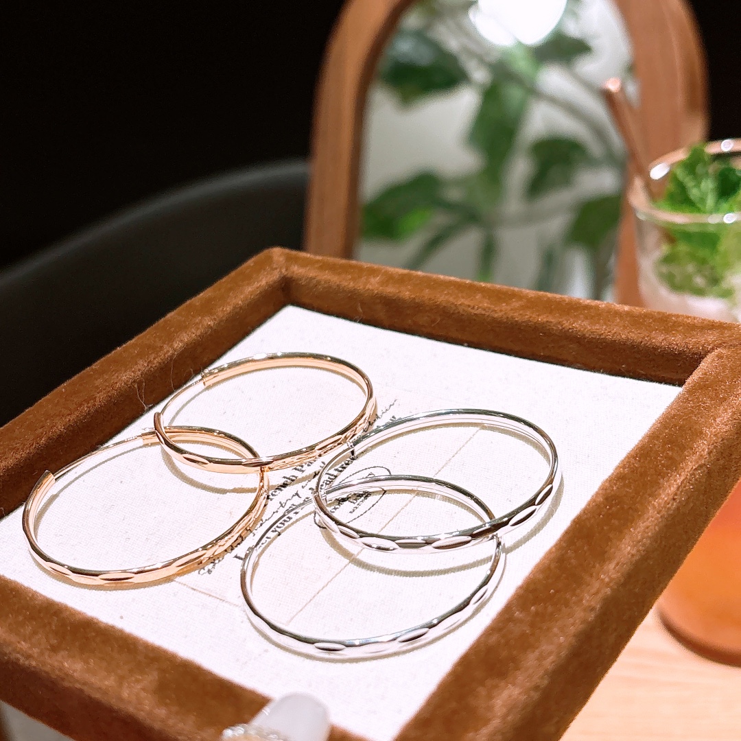 Hypoallergenic Silver Hoop Earrings Vintage Confession Gold