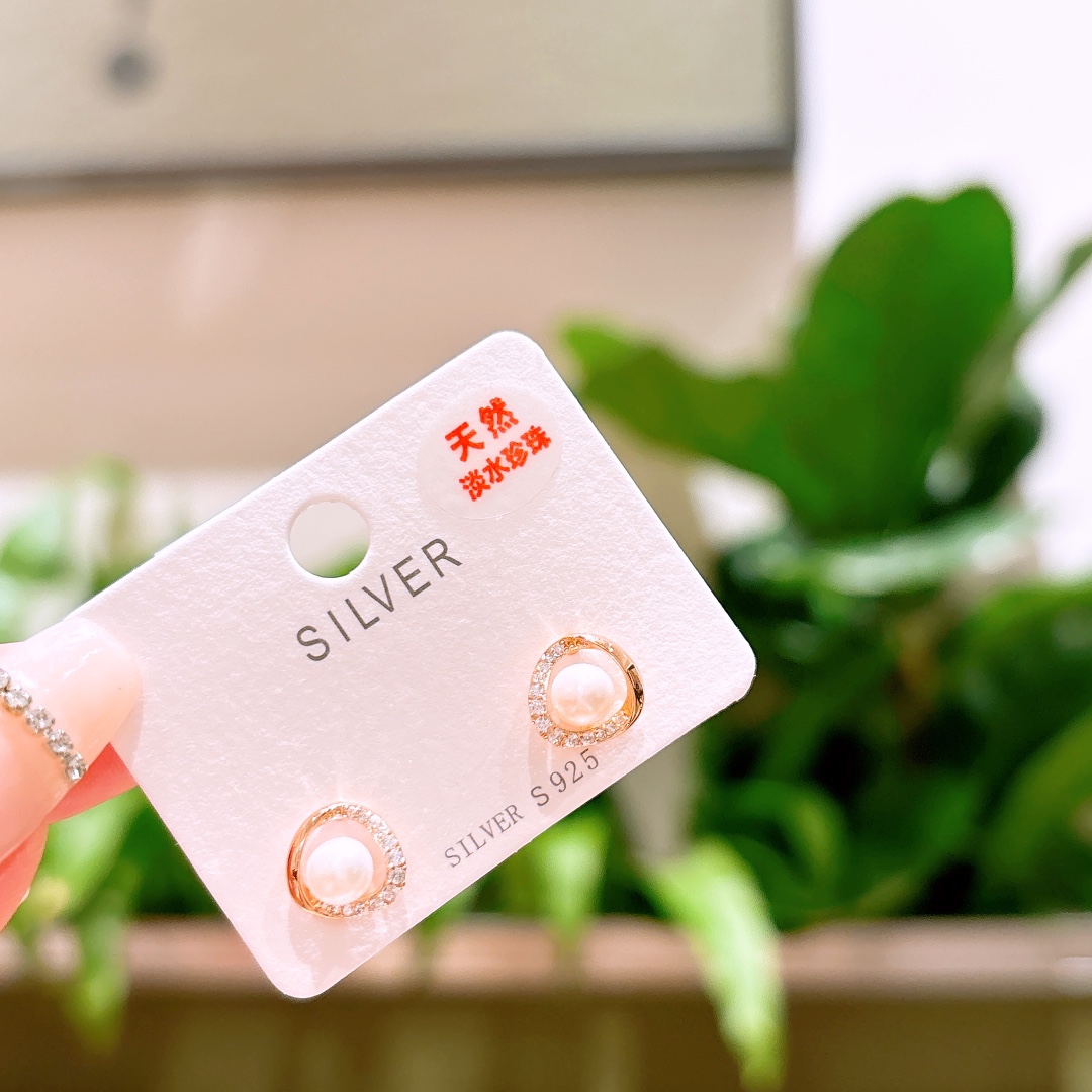 S925 Sterling Silver Freshwater Pearl Studs Romantic Mother's Birthday