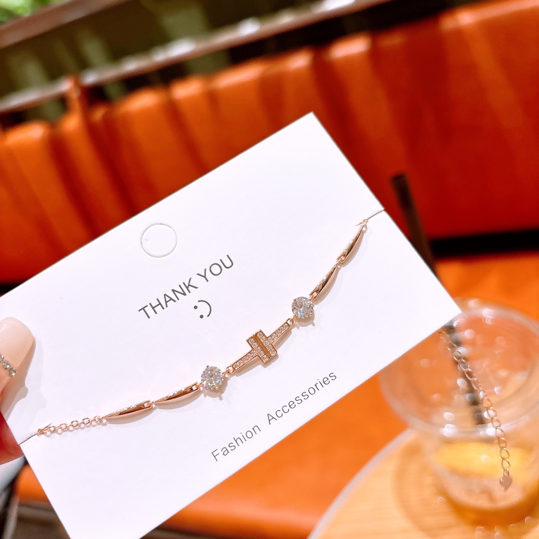 Low Allergy Silver Moissanite Bracelet Sweet & Cool Graduation Silver