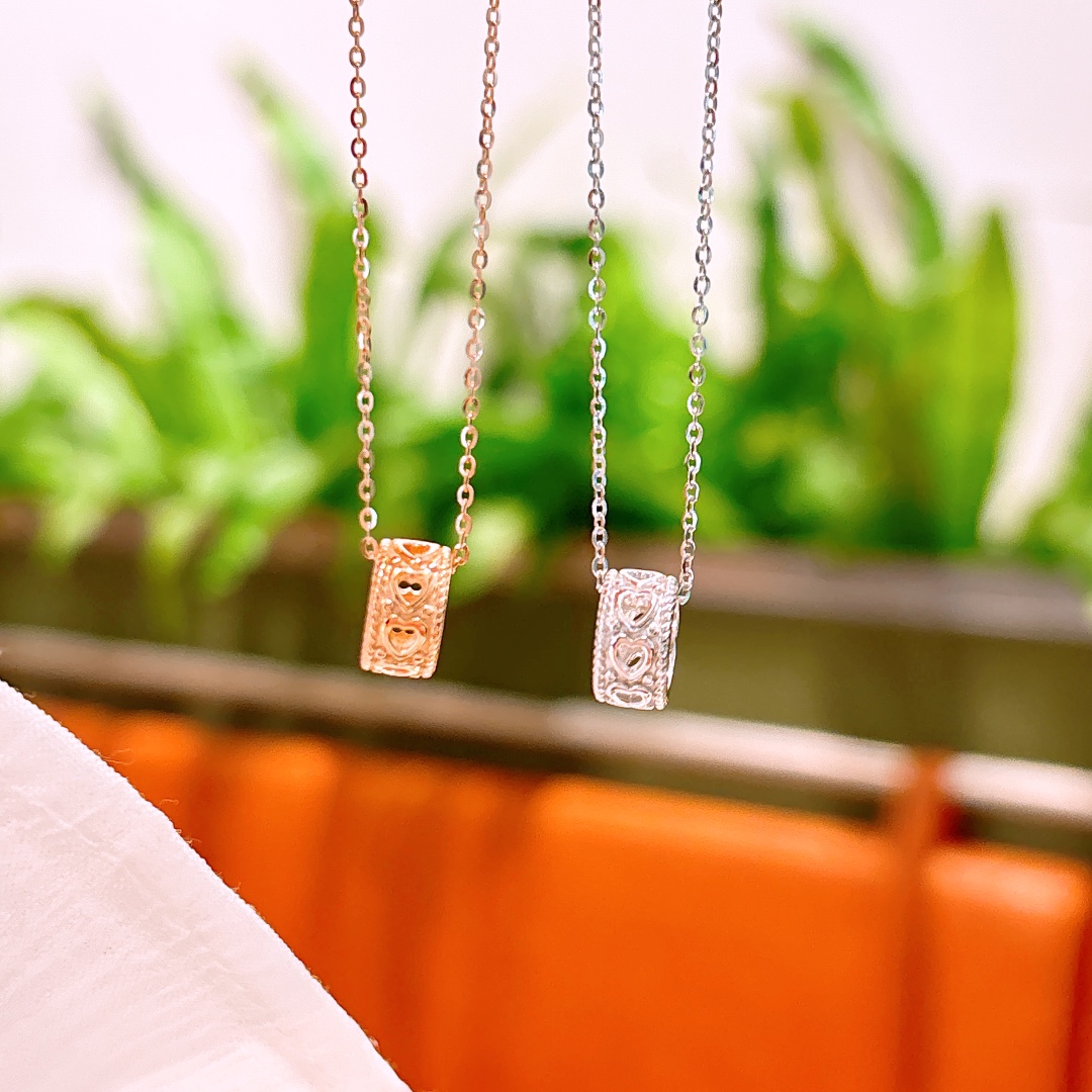 インスタ風アレルギー対応シルバーネックレスゴールド 新築祝い