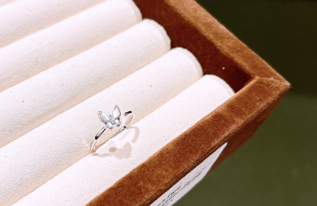 Low Allergy Silver Ring Chic Everyday Wear Gold