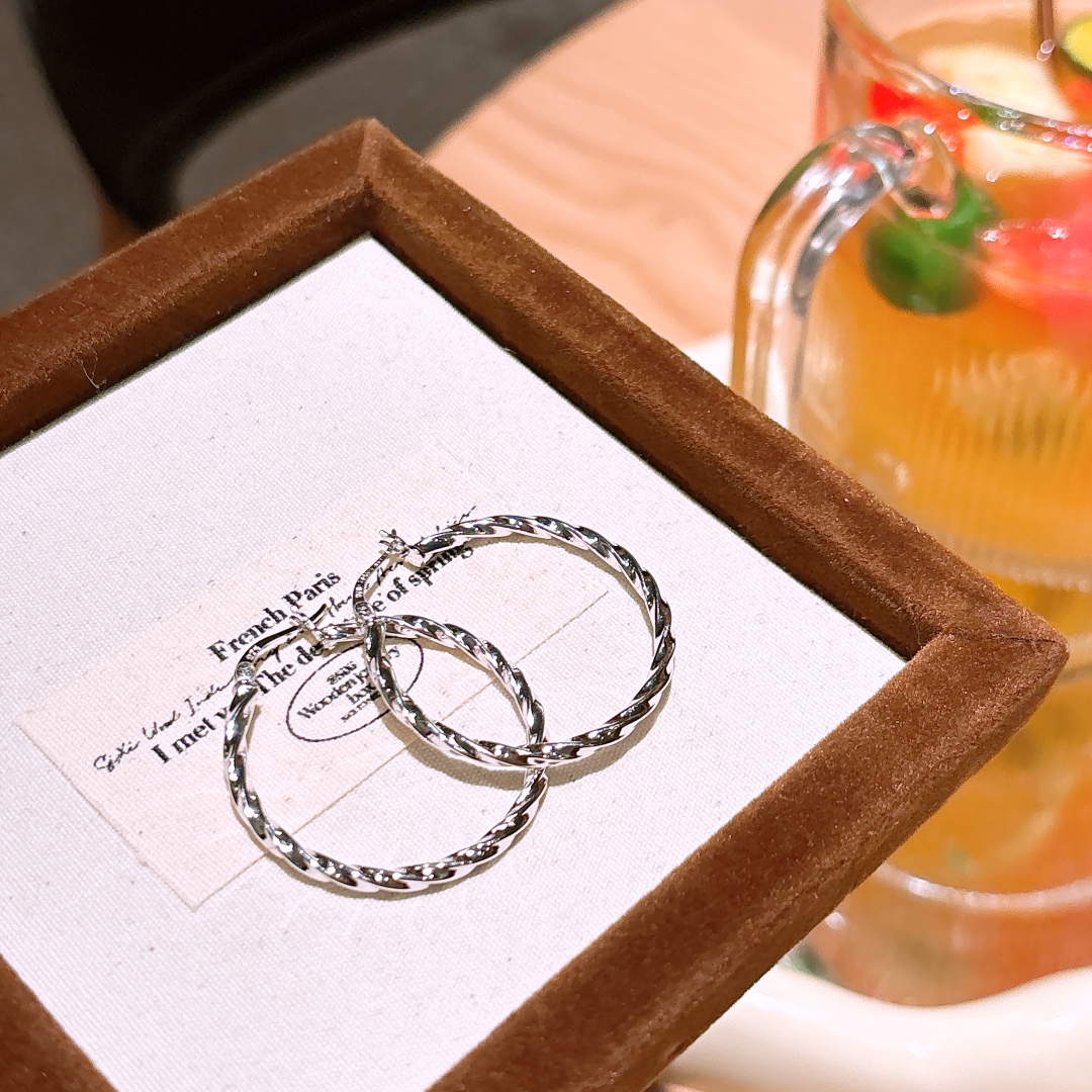 Low Allergy Silver Hoop Earrings Cute Date Night Gold