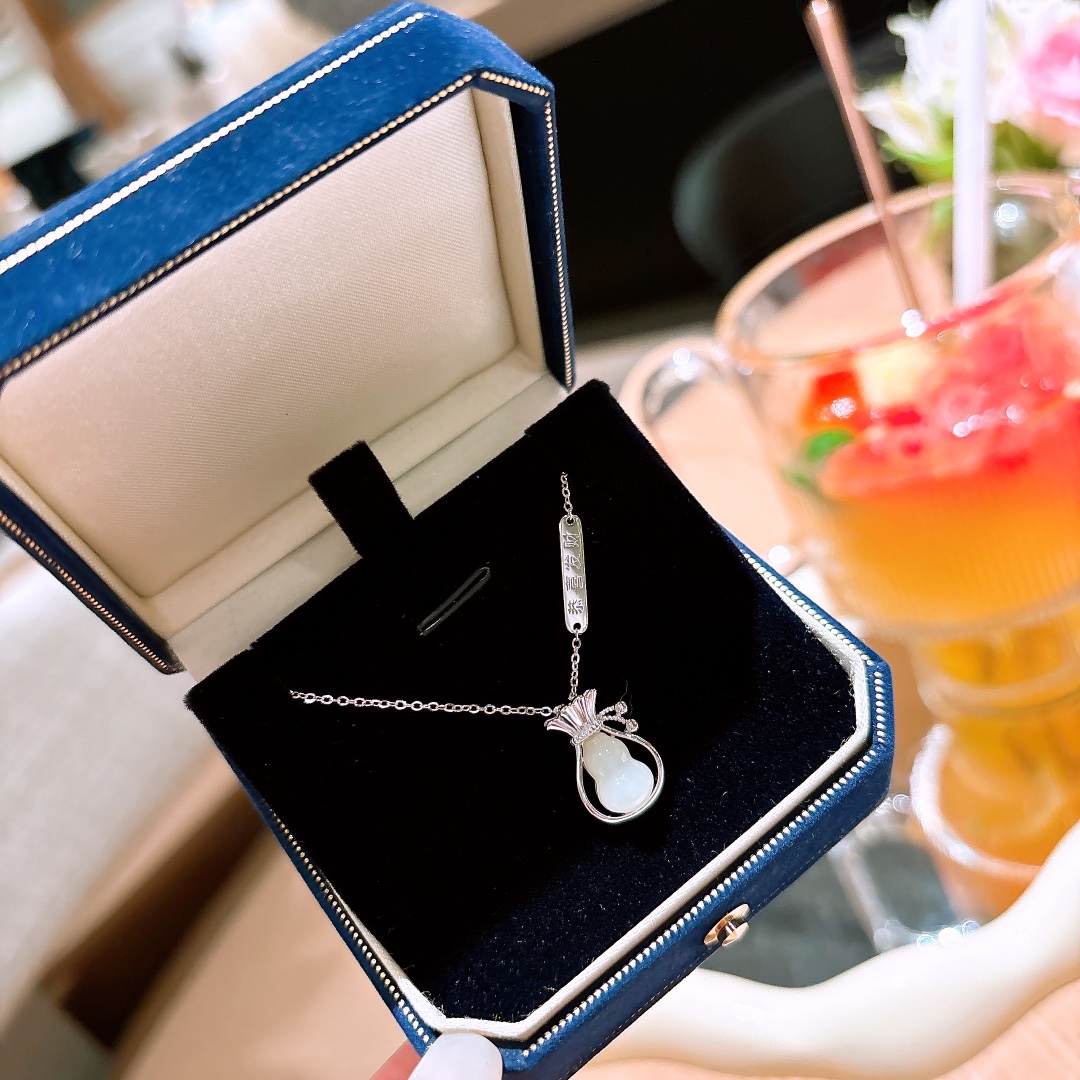 Nickel Free Silver Hetian Jade Necklace Romantic Birthday Gold