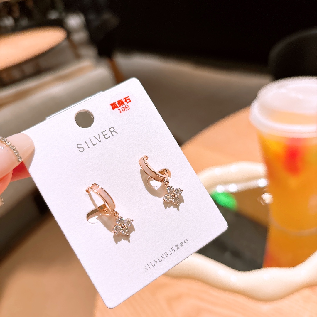 Fine Silver Moissanite Ear Cuffs Chic Travel Gold