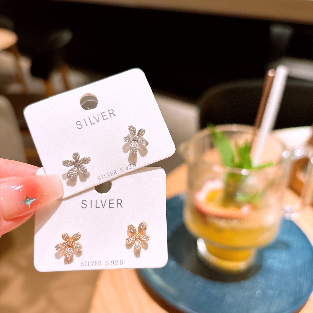 High Polish Silver Earrings Romantic Banquet Silver